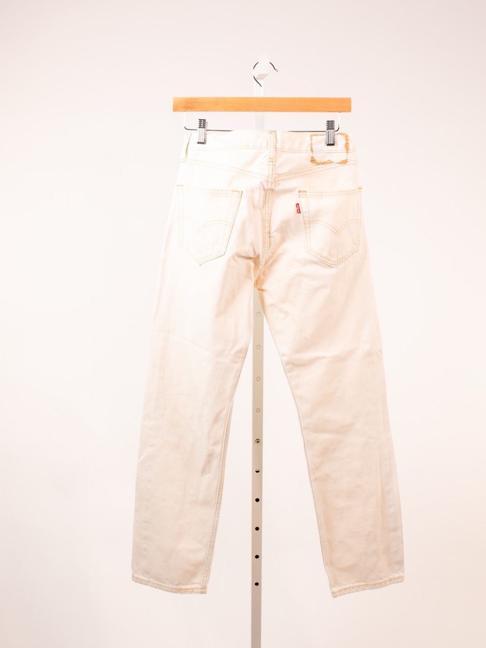 Levi's Men’s Custom Skull Graphic Cream White Jeans - Picture 2 of 2